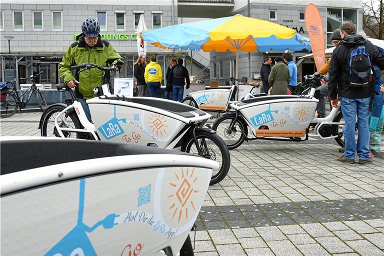 Lastenräder sind ein alternatives Transportmittel. Wer beim Projektstart des Lastenrads Ende Februar im Biegel nicht dabei sein konnte, hat beim Nachhaltigkeitsmarkt erneut Gelegenheit, die speziellen Fahrräder unter die Lupe zu nehmen. Foto: Tobias Sellmaier