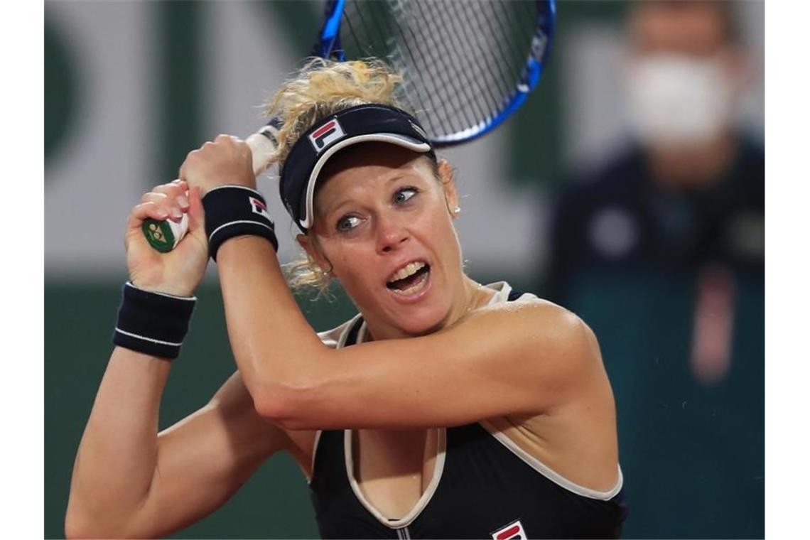 Laura Siegemund spielt mit Paula Badosa, wie Altmaiers Kontrahent ebenfalls aus Spanien, den Einzug ins Viertelfinale der French Open aus. Foto: Michel Euler/AP/dpa