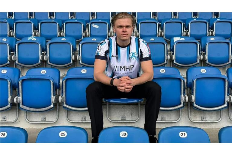 Laurin Völlmerk wird ab der kommenden Saison das Trikot der Stuttgarter Kickers tragen. 


Foto: Stuttgarter Kickers/