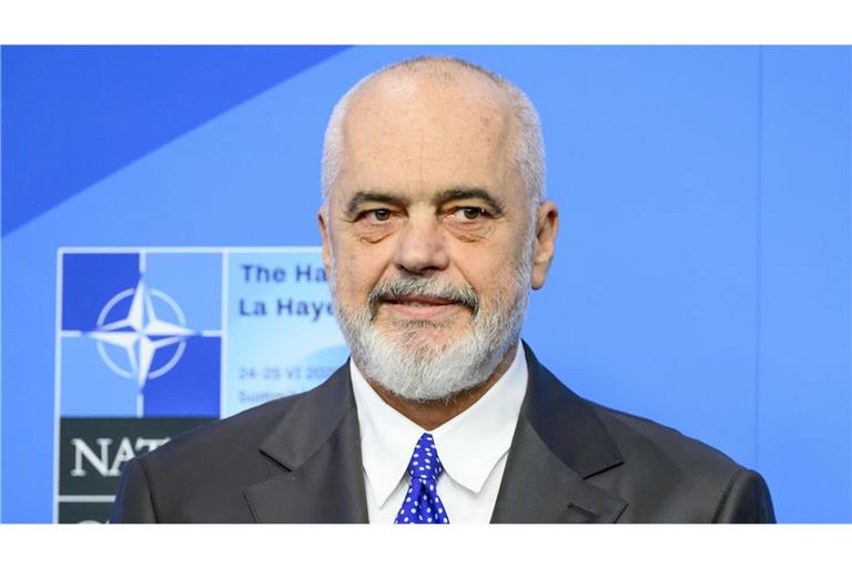 Laut Albaniens Regierungschef Edi Rama soll künftig eine virtuelle Ministerin über öffentliche Aufträge entscheiden.