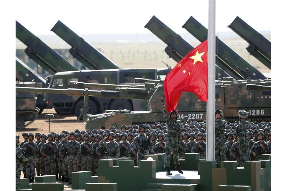 Laut den Forschern des Friedensforschungsinstituts Sipri. besteht Chinas Rüstungsindustrie aus zehn großen Waffenkonzernen sowie einem Forschungsinstitut. Foto: Pang Xinglei/Xinhua via AP/dpa