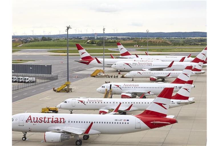 Laut der russischen Luftfahrtbehörde dauert die Genehmigung von Alternativrouten derzeit aufgrund vieler Anfragen länger. Innerhalb der vergangenen 24 Stunden hätten aber insgesamt 53 Maschinen Russland auf neuen Routen anfliegen können. Foto: Georges Schneider/XinHua/dpa