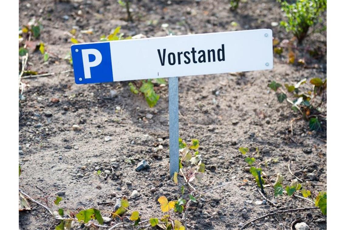 Viele Beschäftigte sehen Strategie ihrer Chefs kritisch Laut der Studie hat etwa jeder Dritte wenig oder gar kein Vertrauen in die Strategie seines Arbeitgebers. Foto: Julian Stratenschulte/dpa