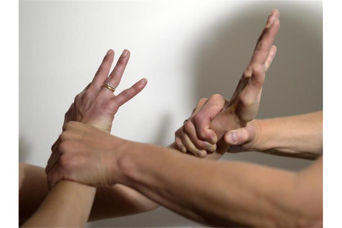 UN-Studie: 87.000 Frauen als Opfer tödlicher Gewalt Laut der Studie spielen sich die meisten Fälle tödlicher häuslicher Gewalt in Asien ab. Symbolbild: Maurizio Gambarini Foto: Maurizio Gambarini