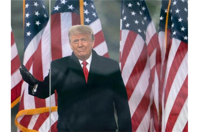 Laut einem US-Gericht können Zivilklagen gegen Donald Trump weiter verfolgt werden. Foto: Evan Vucci/AP/dpa