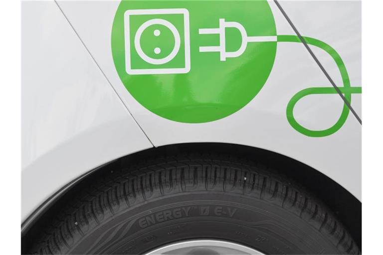 Laut einer aktuellen Umfrage steigt in Deutschland der Zuspruch zu Elektroautos. Foto: Patrick Pleul/dpa-Zentralbild/dpa