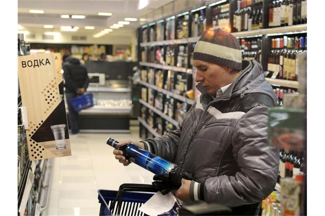 Laut einer WHO-Studie macht Russland Fortschritte im Kampf gegen Alkohol. Foto: Anton Belitsky/Tass/dpa