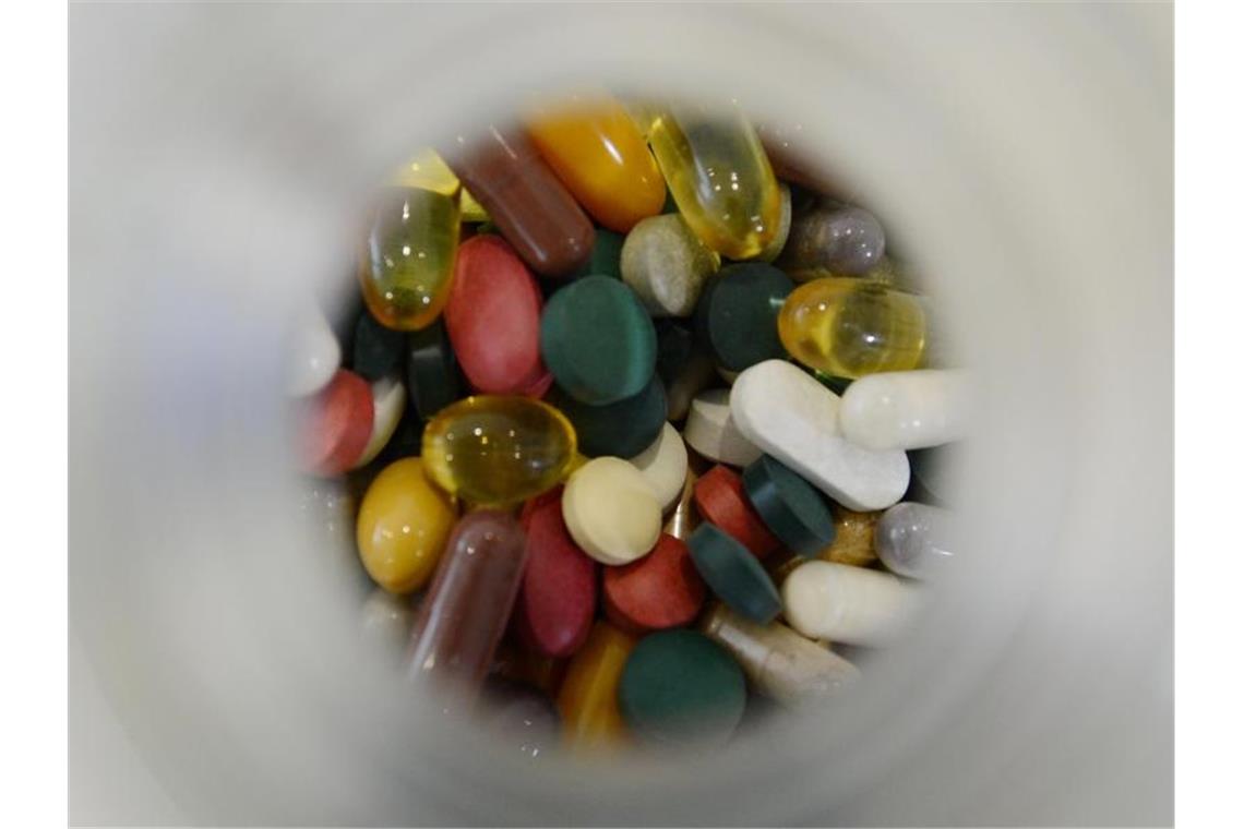 Laut Experten haben Nahrungsergänzungsmittel für viele Menschen die Anmutung eines Arzneimittels. Foto: picture alliance / dpa