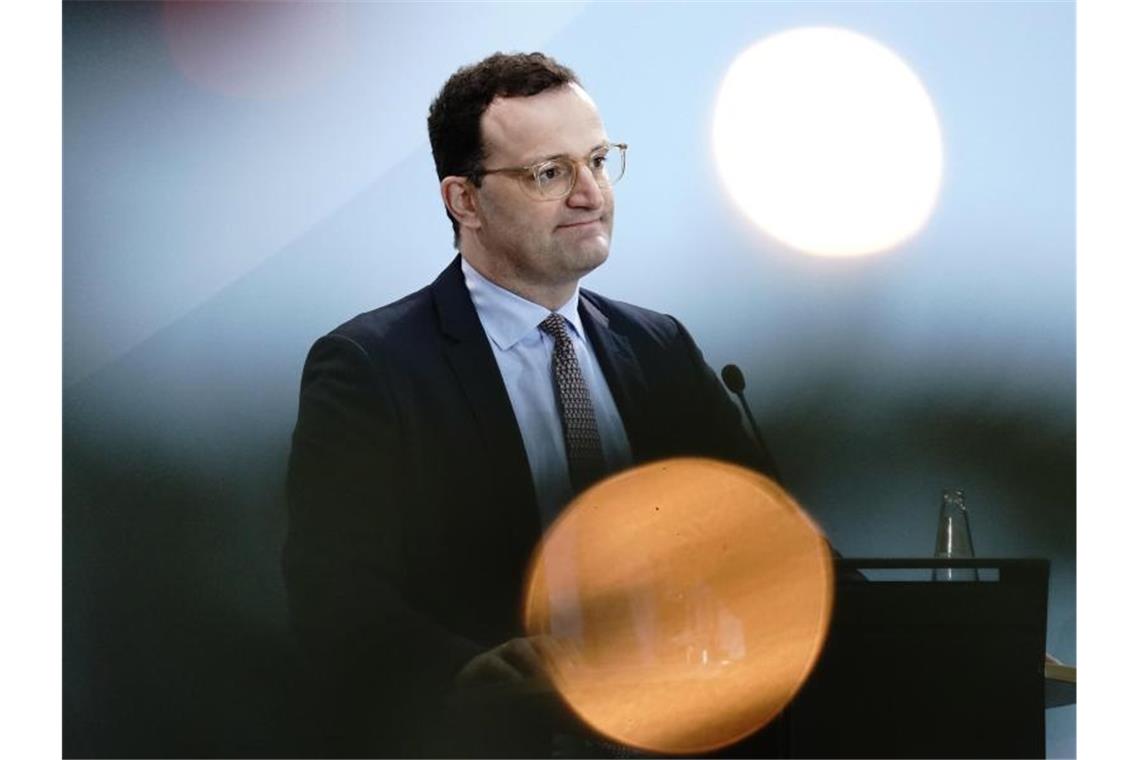 Laut Gesundheitsminister Jens Spahn wird Deutschland über 50 Millionen Dosen des Impfstoffs erhalten. Foto: Kay Nietfeld/dpa