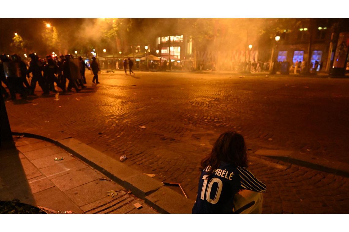 Randale nach PSG-Sieg: Tote, Verletzte und Festnahmen Laut Innenministerium starben zwei Menschen in Frankreich am Rande von Feiern.