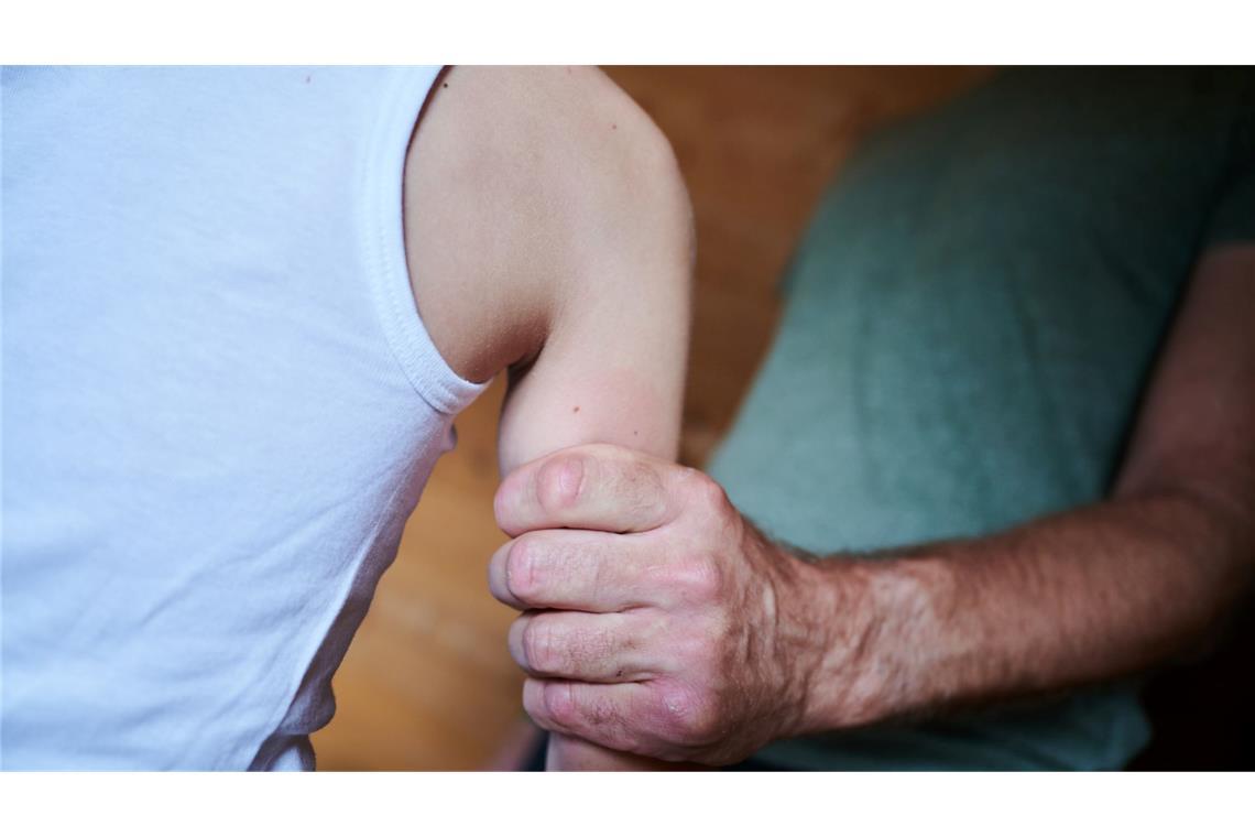 Laut Kriminalstatistik bearbeitete die Polizei im vergangenen Jahr 16.354 Fälle von sexuellem Missbrauch von Kindern. (Symbolbild)