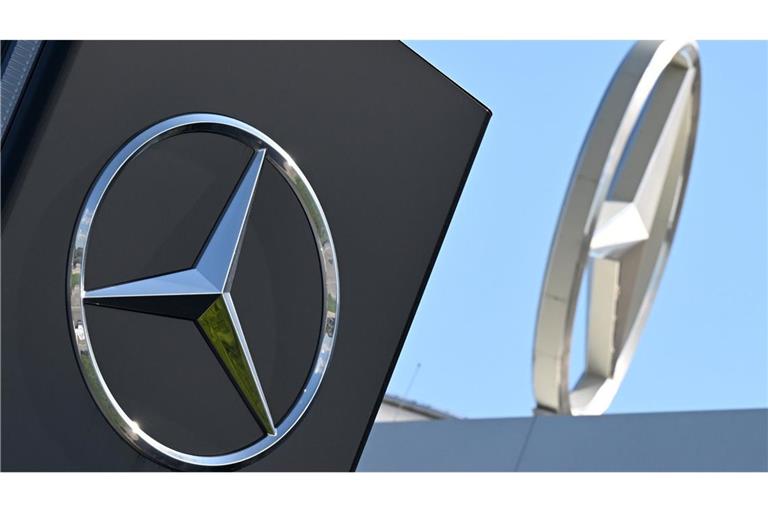 Laut Mercedes sollen weiterhin sowohl Elektroantriebe als auch Verbrenner produziert werden. (Symbolbild)