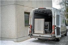 Laut Polizei sind die Täter mit einem ähnlichen weißen Transporter weggefahren. Symbolfoto: Unsplash/Aleksi Partanen