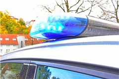 Laut Polizeiangaben hat eine 40-Jährige die rote Ampel übersehen. Symbolfoto: Tobias Sellmaier