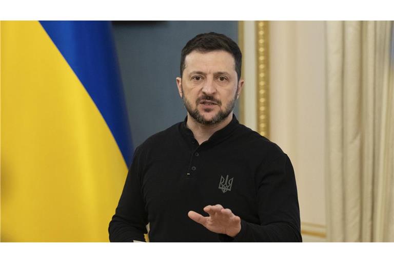 Laut Selenskyj hat die Ukraine zwei in der russischen Armee kämpfende chinesische Staatsbürger gefangen genommen.