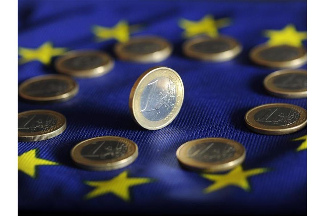 Eurozone verringert Schuldenquote 2018 weniger als gedacht Laut Statistikamt Eurostat ging die Schuldenquote in der Eurozone im vergangenen Jahr zurück - allerdings weniger stark als angenommen. Foto: Uli Deck/dpa