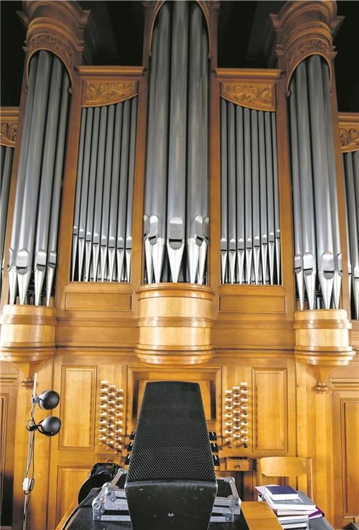 Der Klang
der Kirche Lautsprecher auf der Empore.