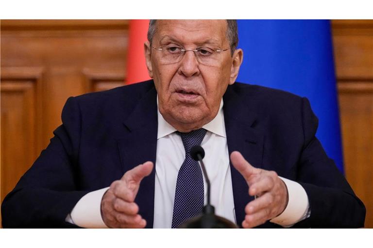 Lawrow sieht die Bedingungen für ein Spitzentreffen von Putin mit Selenskyj für nicht erfüllt an.