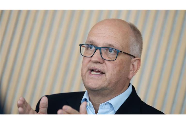 LBBW-Chef Rainer Neske rechnet mit der deutschen Langsamkeit ab und fordert eine Rückbesinnung auf Leistung und Innovation.