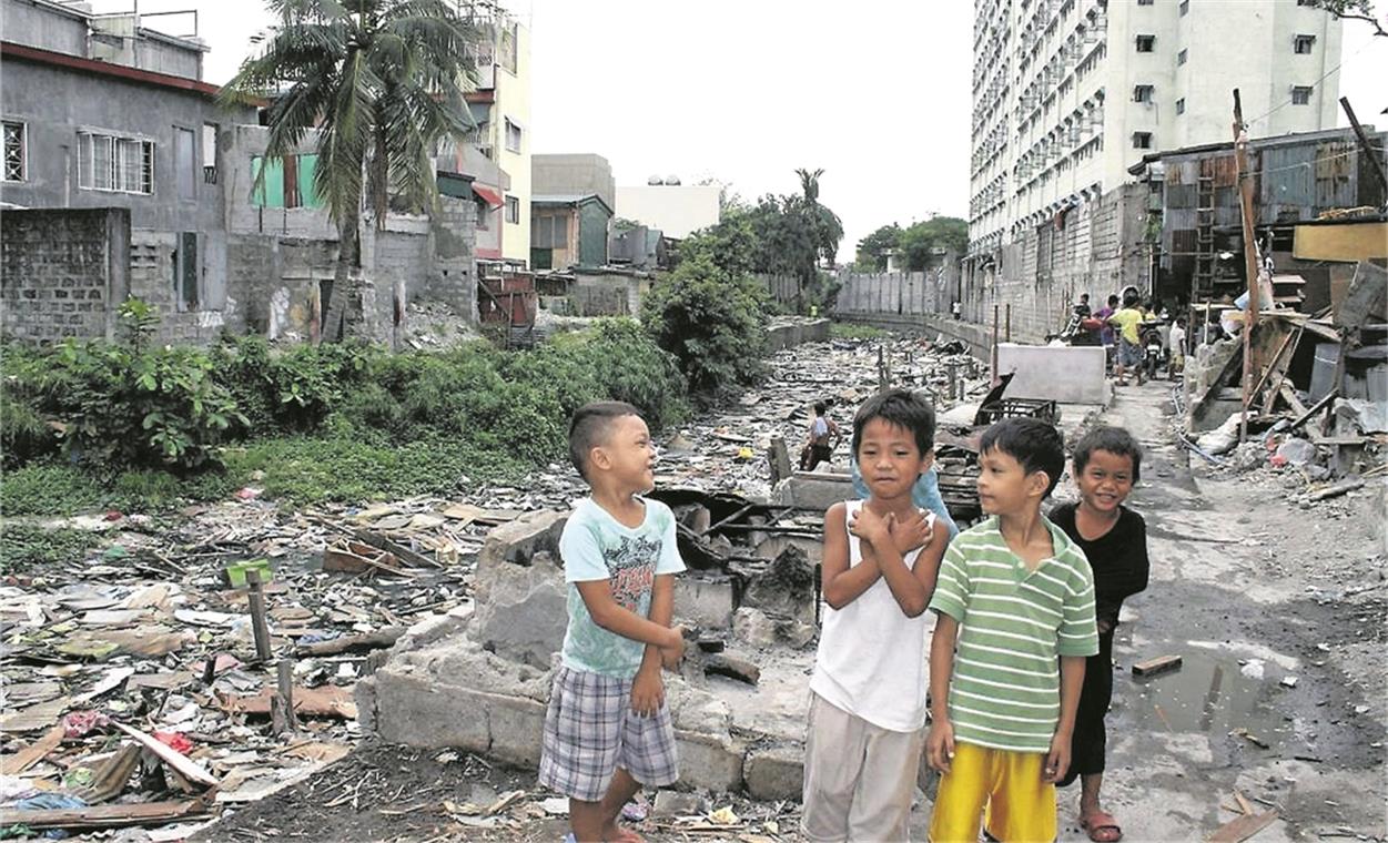 Antwort auf Not und Elend in Manila Leben in Schutt und Trümmern: Armut und Elend kennzeichnen die Kindheit in der philippinischen Hauptstadt. Foto: privat