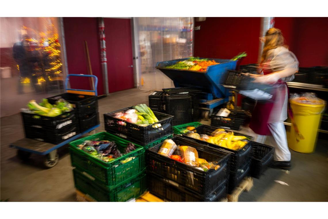 Lebensmittel gesucht, Helfer gesucht: Die Lage bei den Tafeln in Deutschland bleibt angespannt. (Archivbild)