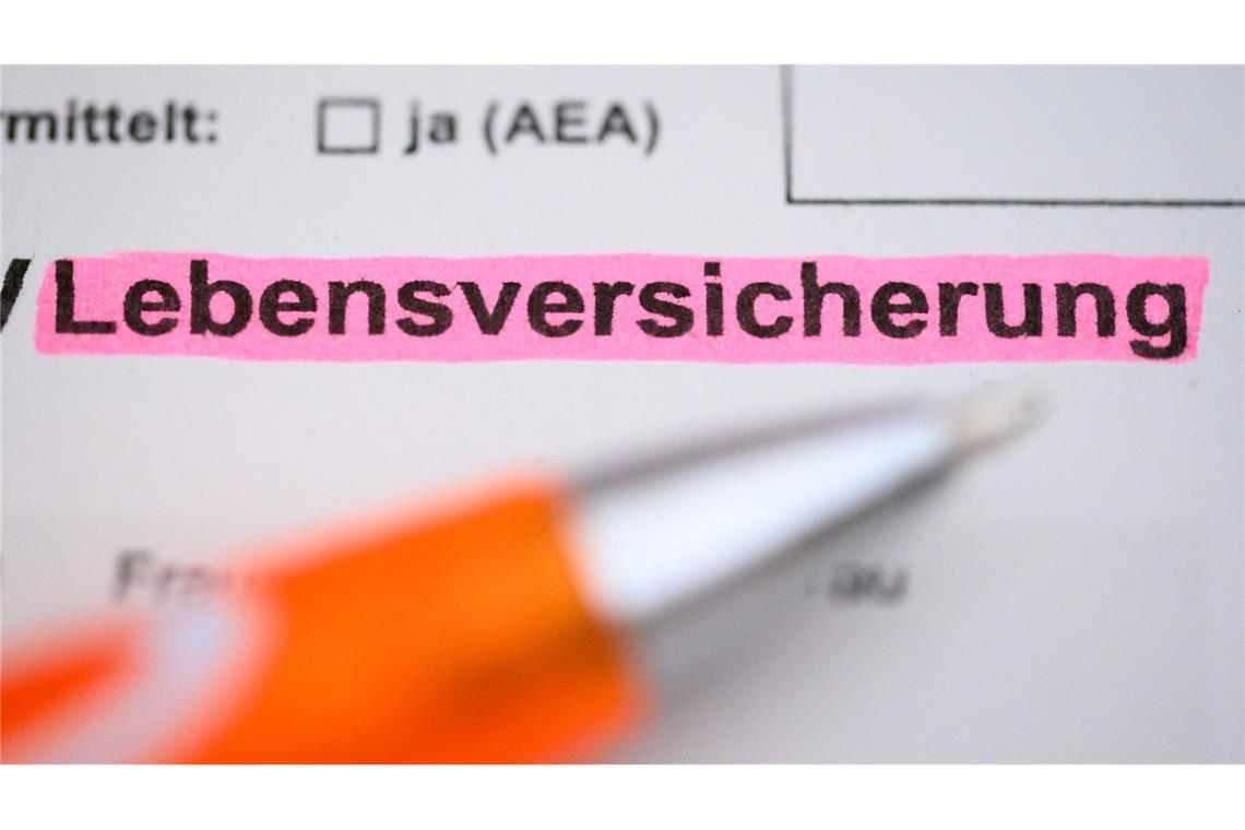 Garantiezins für Lebensversicherungen soll stabil bleiben Lebensversicherungen sind nach dem Ende der Nullzinsphase wieder einträglicher geworden. (Illustration)