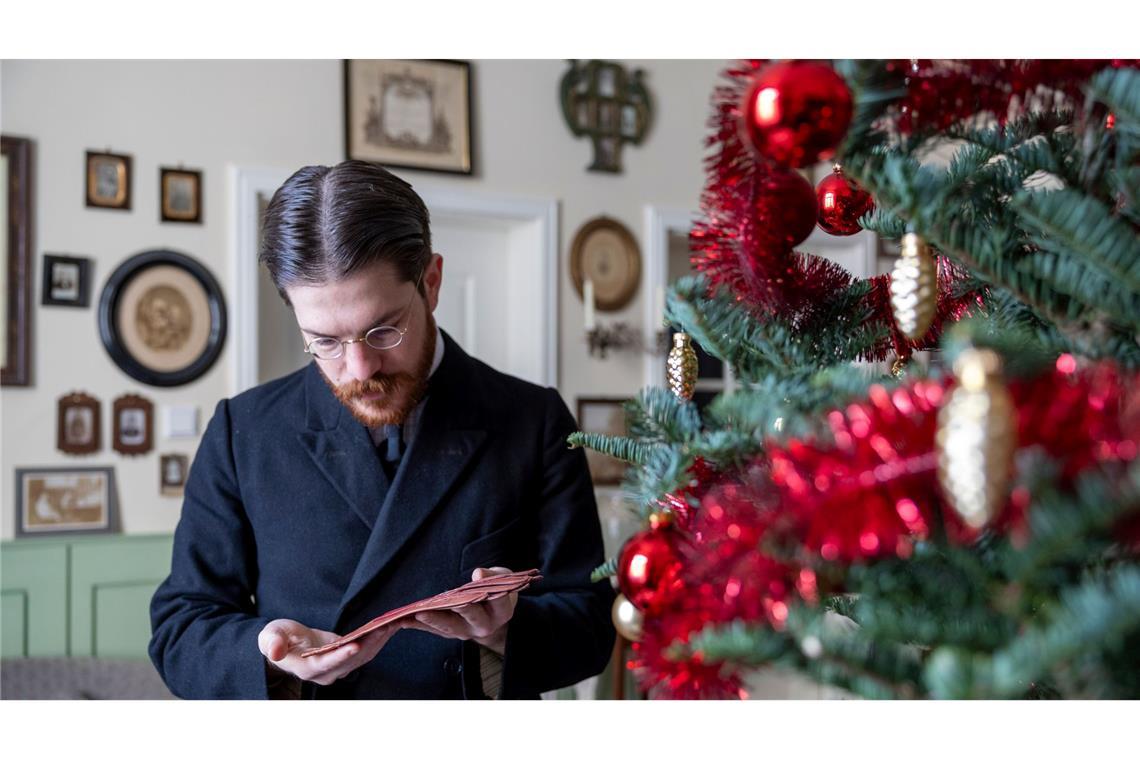 Lederhandschuhe waren um 1900 ein beliebtes Weihnachtsgeschenk - man trug sie damals keineswegs nur im Winter.