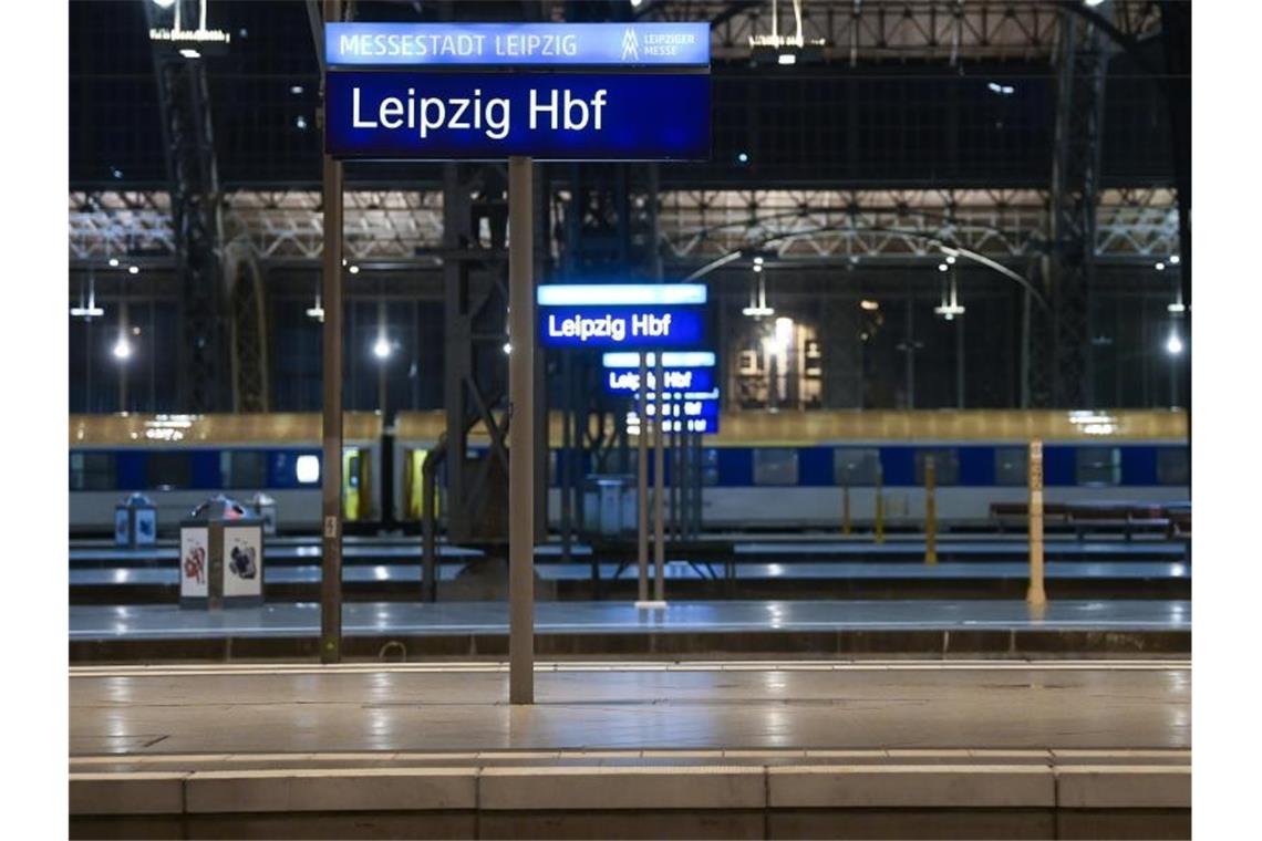 Leere Bahnsteige auch in Leipzig. Foto: Hendrik Schmidt/dpa-Zentralbild/dpa