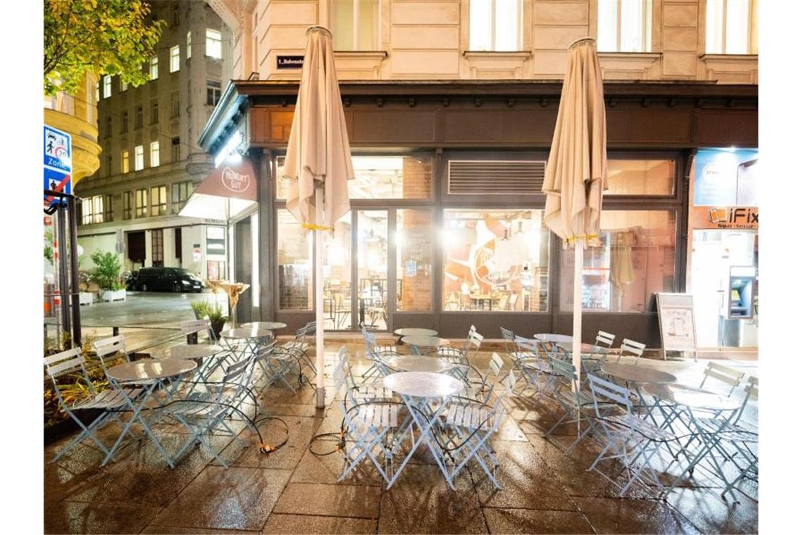 Leergefegt: Ein Restaurant in Wien. Foto: Georg Hochmuth/APA/dpa