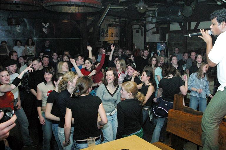 Legendär und unvergessen: die zahlreichen Auftritte von bekannten Bands in der Belinda wie Flymoe im Februar 2004. Foto: Edgar Layher