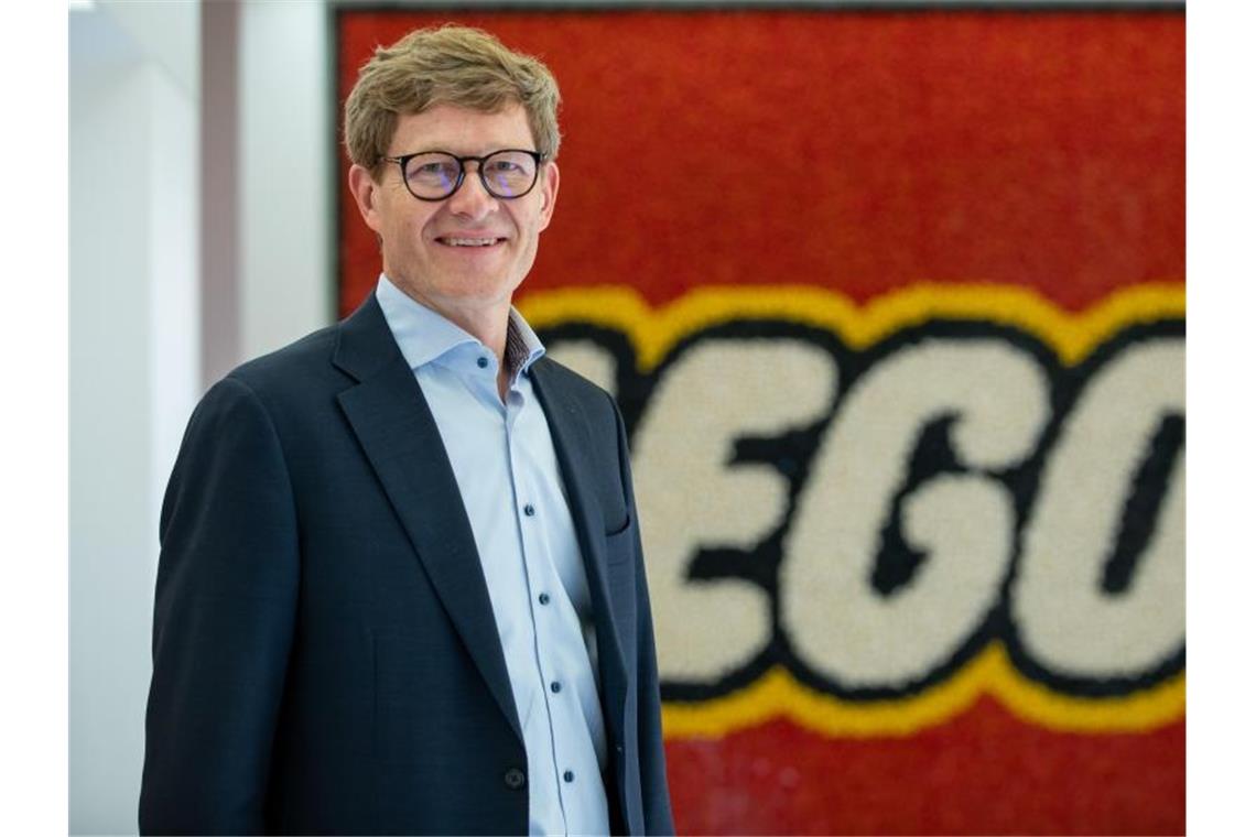 Lego setzt trotz Coronavirus weiter auf China Lego-Chef Niels B. Christiansen im dänischen Billund. Foto: Daniel Karmann/dpa