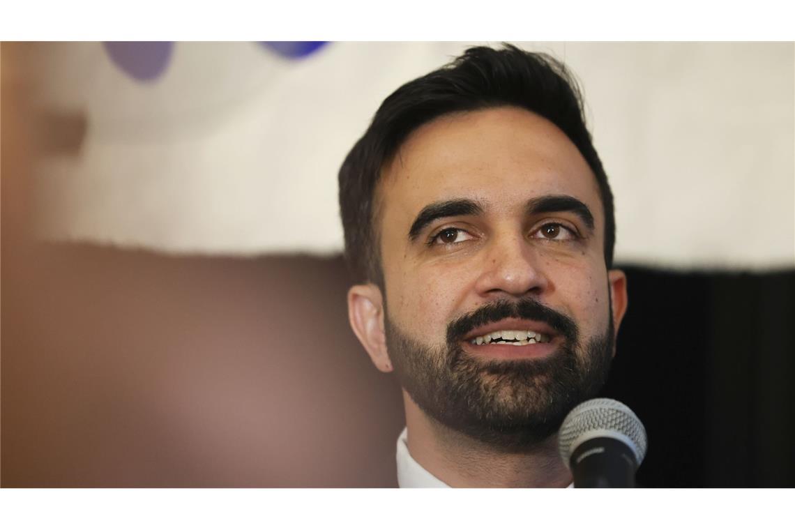 Linker Polit-Shootingstar Mamdani gewinnt Bürgermeister-Vorwahl Legt sich ganz offen mit Trump an: Zohran Mamdani