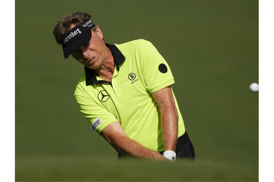 Leistete sich vier Bogeys in der ersten Masters-Runde: Golf-Veteran Bernhard Langer. Foto: Charlie Riedel/AP/dpa