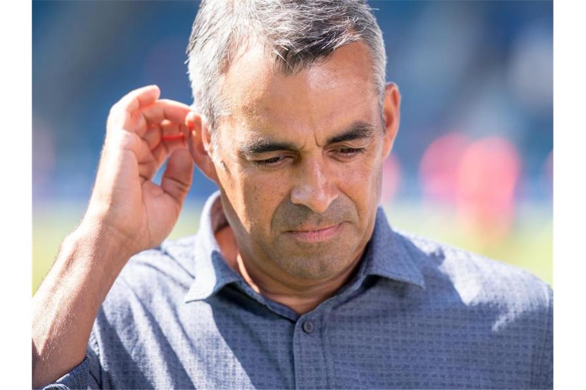 Leitete weiter das Training vom VfL Bochum: Coach Robin Dutt. Foto: Marius Becker