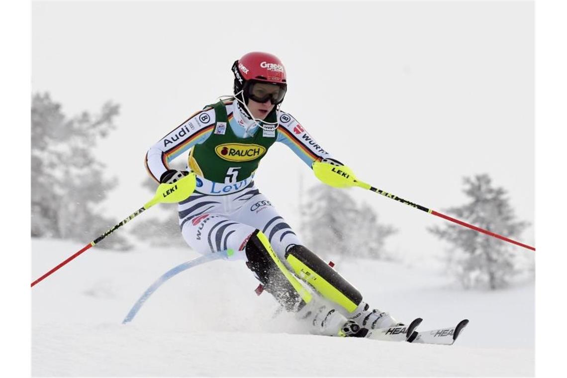 „Zusammen geheult“ - Dürr feiert Podestplatz im Slalom Lena Dürr beim Slalom in Aktion. Foto: Jussi Nukari/Lehtikuva/dpa