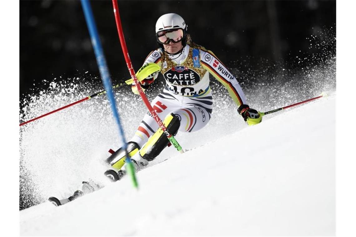 Lena Dürr im ersten Durchgang des WM-Slalom-Rennens. Foto: Gabriele Facciotti/AP/dpa