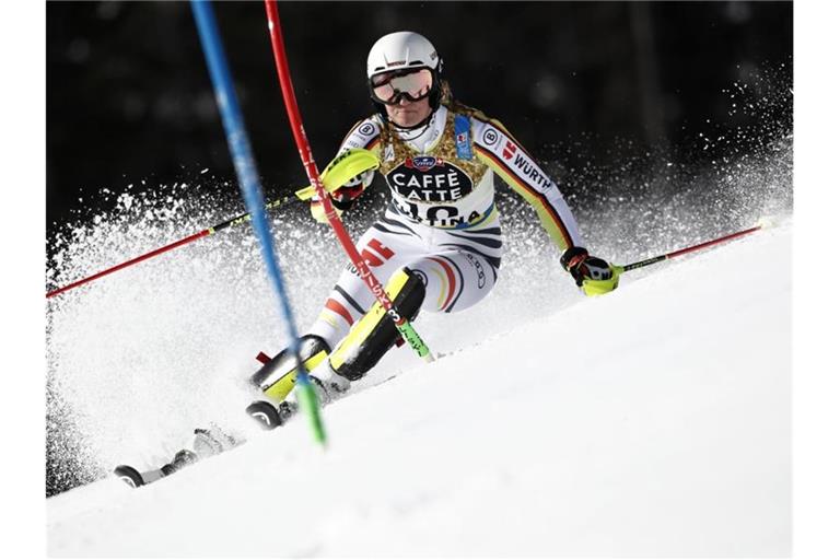 Lena Dürr im ersten Durchgang des WM-Slalom-Rennens. Foto: Gabriele Facciotti/AP/dpa
