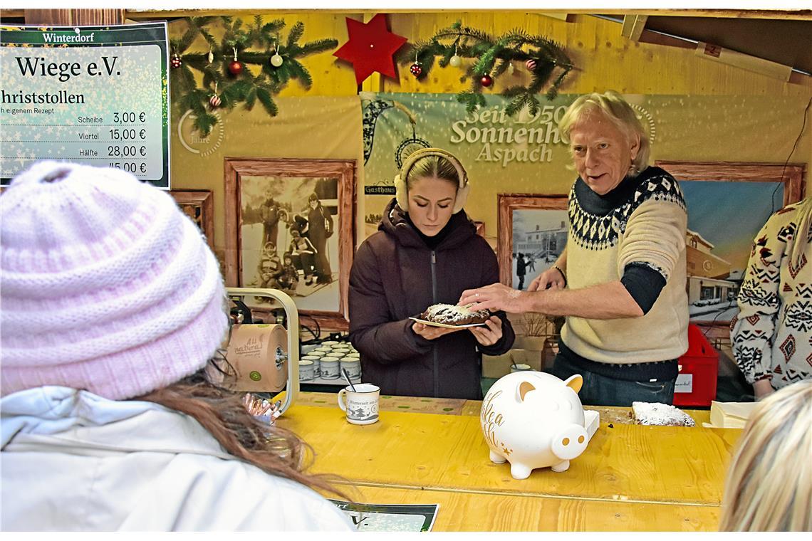 Lena-Maria und Uli Ferber verkaufen über 300 Kilogramm Weihnachtsstollen für den...