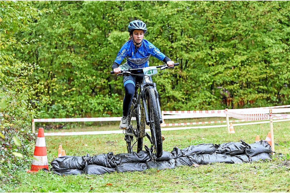 Lena Ulmer (Nr. 47) beim 4. Kindercrossduathlon des TC Backnang im Plattenwald. ...