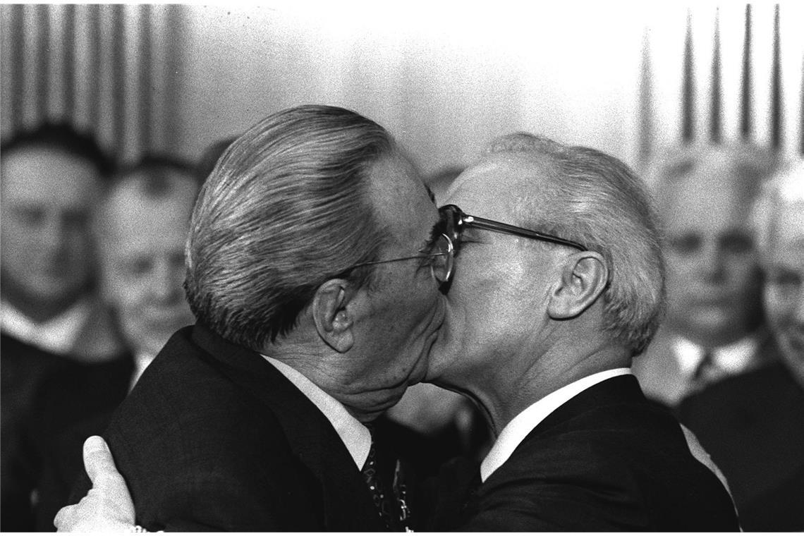 Lenin, Stalin, Mao, Che Guevara und Fidel Castro, Breschnew, Honecker (Foto) – sie alle beriefen sich darauf. Marx war ihr Guru, das „Kapital“ ihre Heilige Schrift.