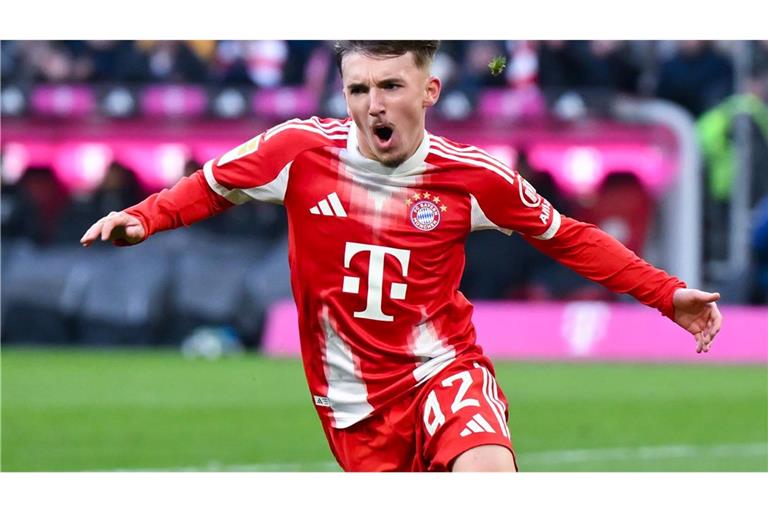 Lennart Karl jubelt nach seinem Tor gegen Freiburg.