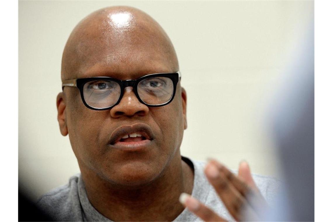 Rekordentschädigung für ehemalige US-Todeskandidaten Leon Brown 2014 bei einem Interview in der Maury Correctional Institution. Foto: Chuck Liddy/The News & Observer/dpa