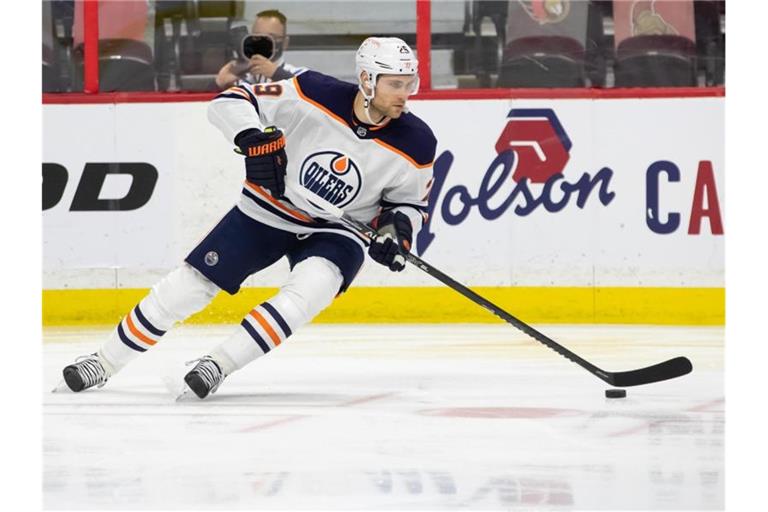 Leon Draisaitl erreichte mit den Edmonton Oilers die NHL-Playoffs. Foto: Daniel Lea/CSM via ZUMA Wire/dpa