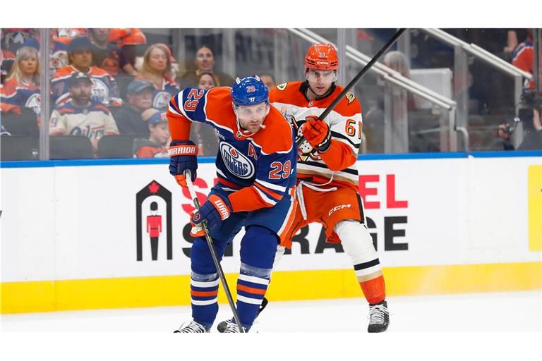 Leon Draisaitl ist zurück auf dem Eis.