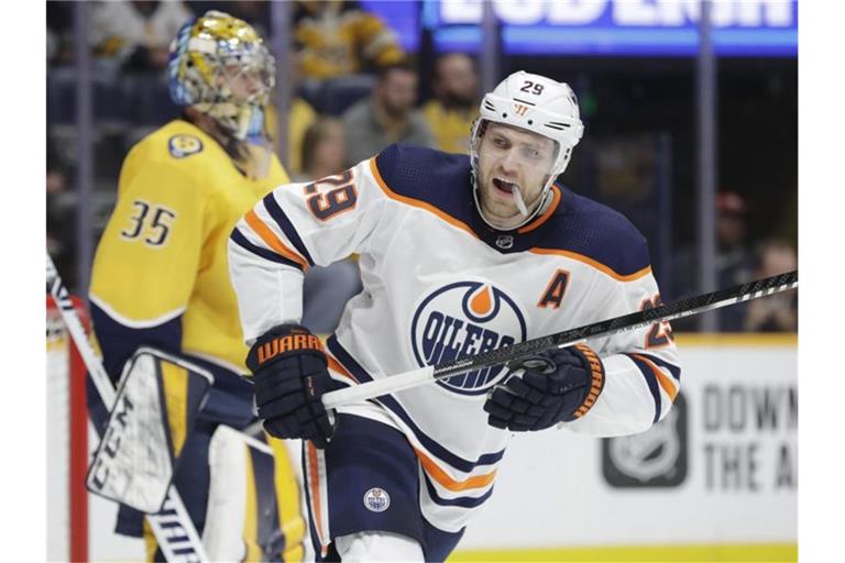 Leon Draisaitl von den Edmonton Oilers gehört zu den besten Spielern der NHL. Foto: Mark Humphrey/AP/dpa
