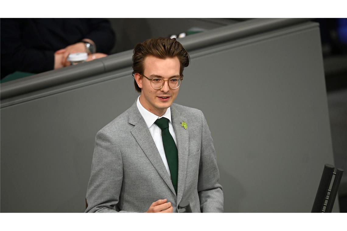 Test neuer Technologie beim bundesweiten Warntag Leon Eckert (Grüne) ist Innenexperte. Der Abgeordnete aus Bayern ist bei der Freiwilligen Feuerwehr und kümmert sich in seiner Fraktion besonders um Katastrophenschutz-Themen. (Archivfoto)