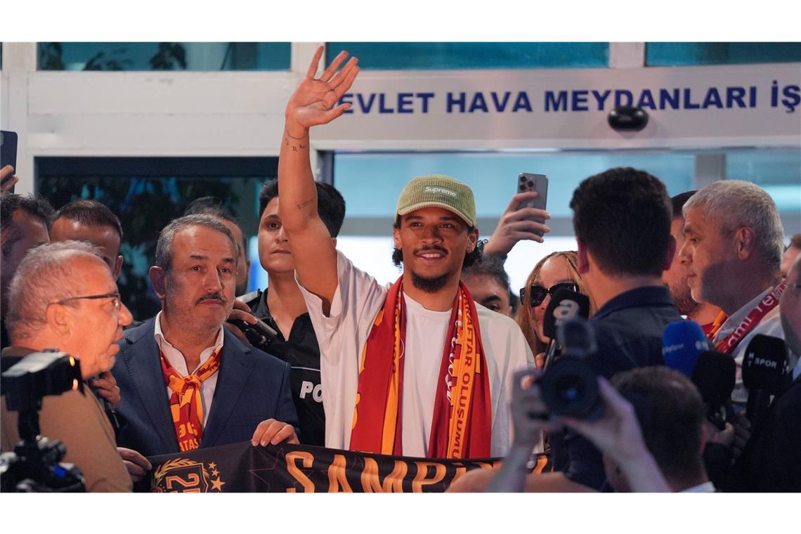 Sané unterschreibt Vertrag bei Galatasaray Istanbul Leroy Sané am 12. Juni 2025 in Istanbul.