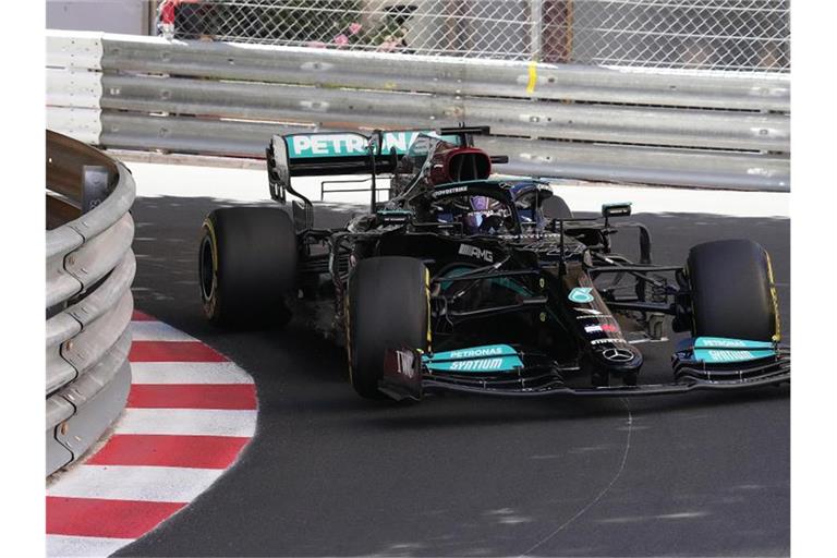 Lewis Hamilton findet das Rennen in Monaco für die Fans zu langweilig. Foto: Hasan Bratic/dpa