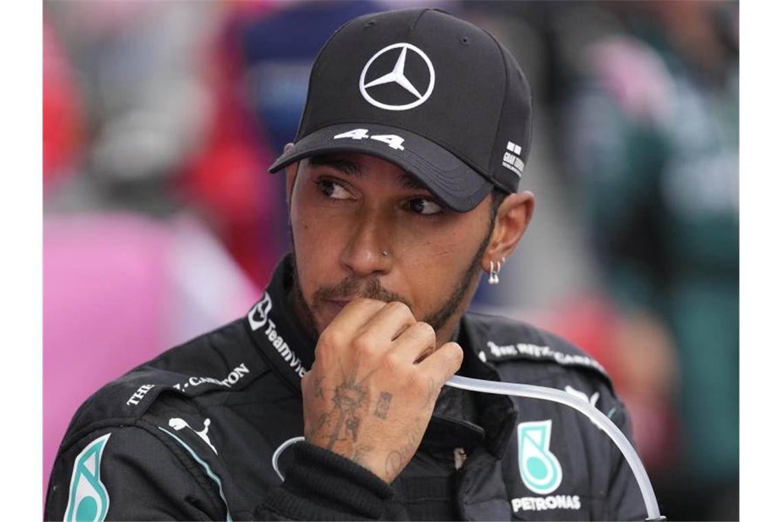 Lewis Hamilton findet sich in dieser Formel-1-Saison in einer ganz ungewohnten Rolle wieder. Foto: Darko Vojinovic/Pool AP/dpa