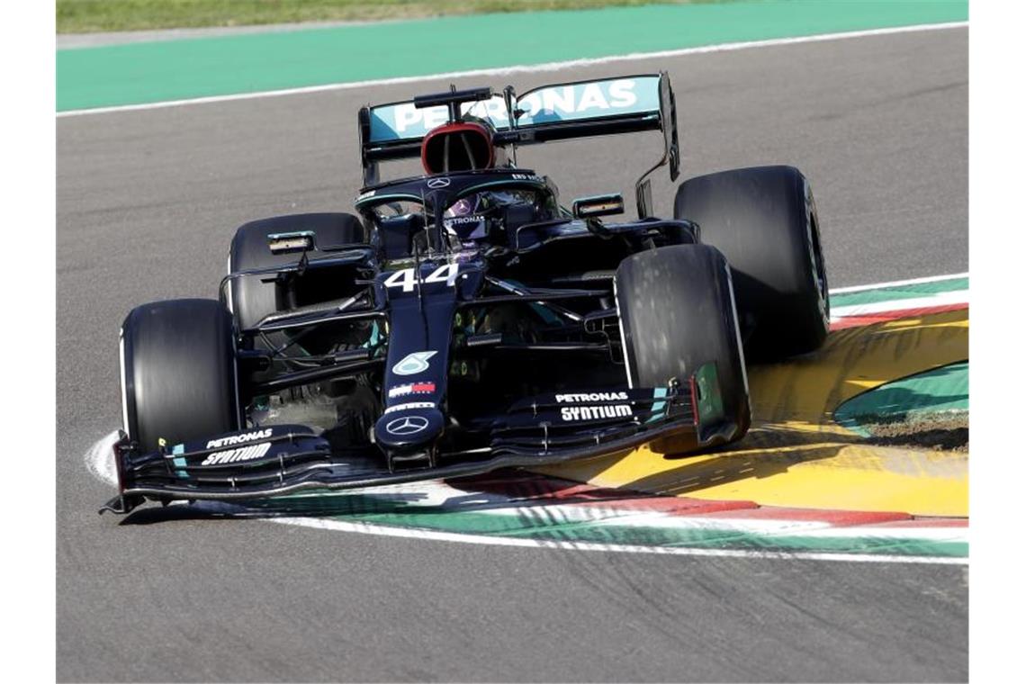 Lewis Hamilton fuhr die Bestzeit im Training. Foto: Luca Bruno/AP Pool/dpa